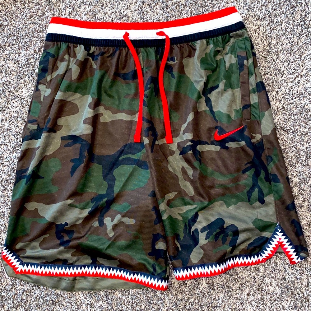 Nike DRI-FIT DNA CAMO shorts